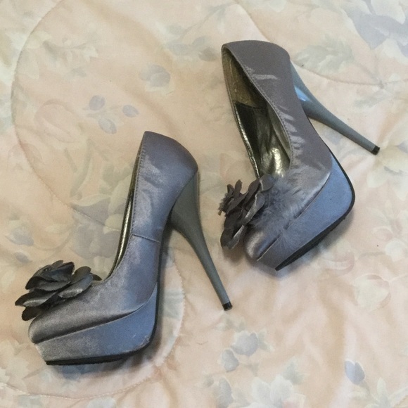 Lady Luxe Satin Gray Platform Heels - Picture 6 of 8